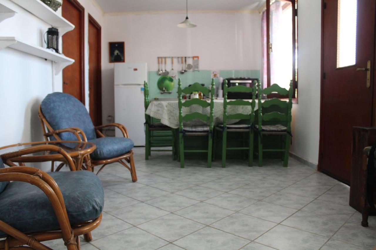 Nikos Seaside Apartments Litheres Luaran gambar