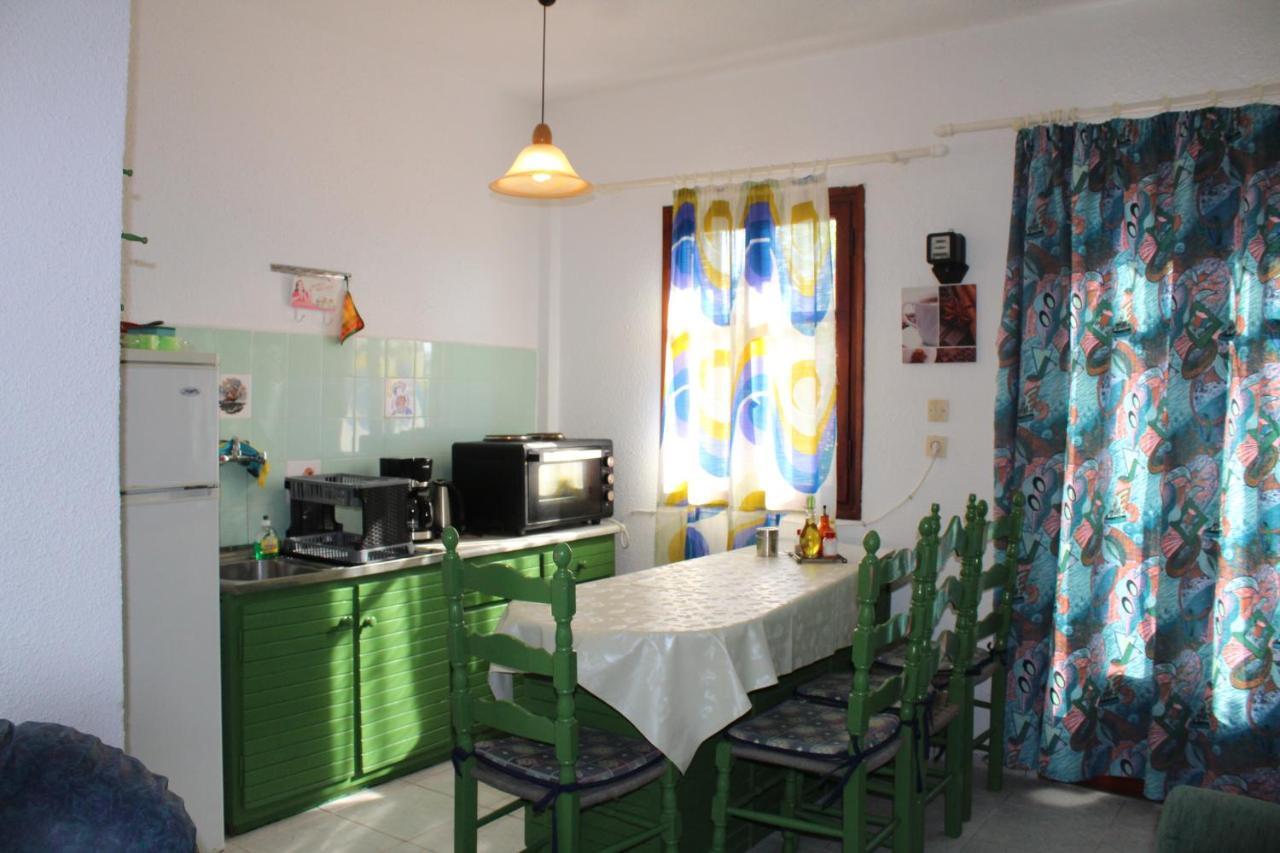 Nikos Seaside Apartments Litheres Luaran gambar